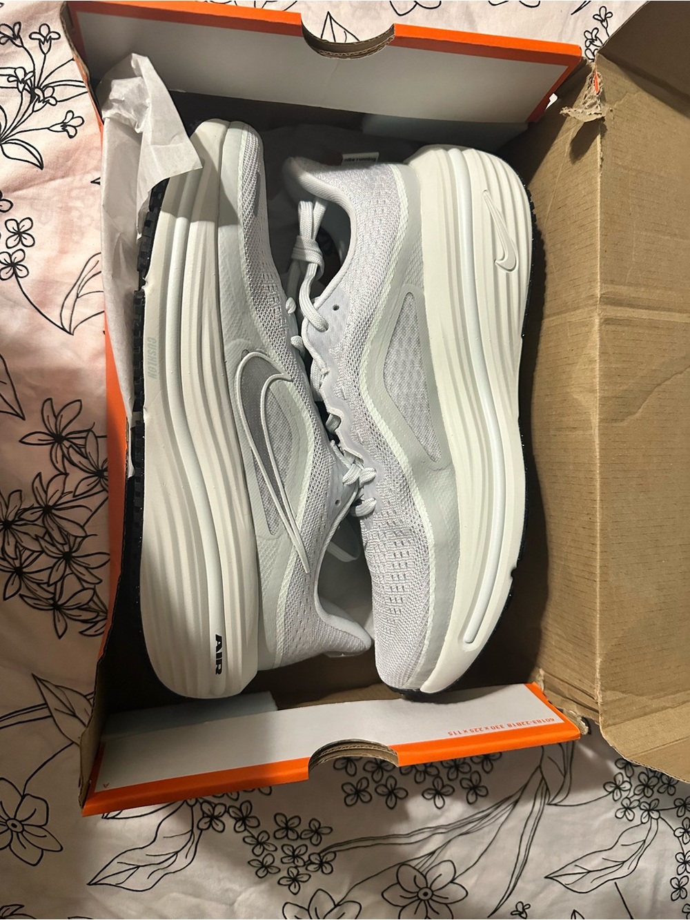 Nike Women's White and Light Gray Running Sneakers